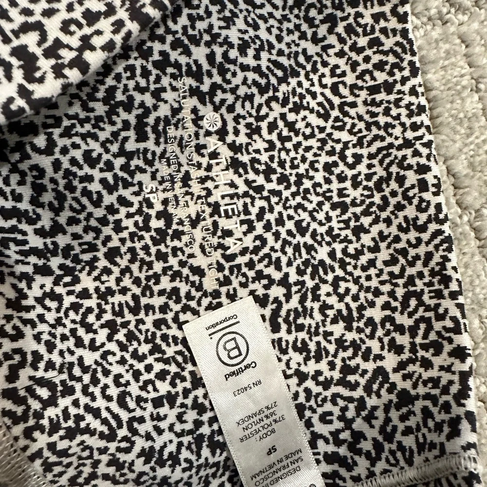 Athleta black and white micro leopard print crop leggings, SP - Picture 6 of 6